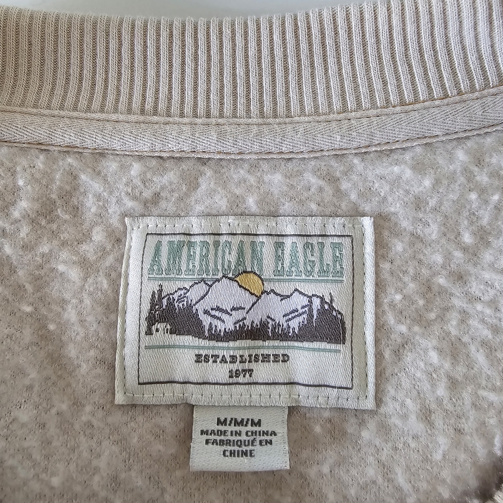 American Eagle AEO cream pullover sweater raw hem women's Size Medium fuzzy - Picture 4 of 8